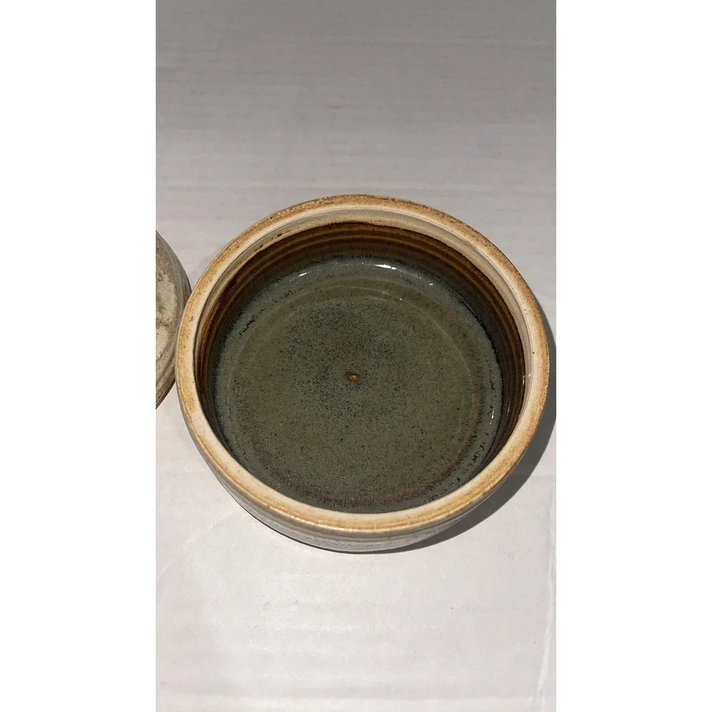 T Plasket Pottery Round Jar W/Lid